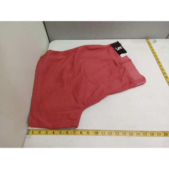Lee Womens Midrise Bermuda Regular Fit Rose Garden Shorts (Size 24W) Nwt - Picture 13 of 16